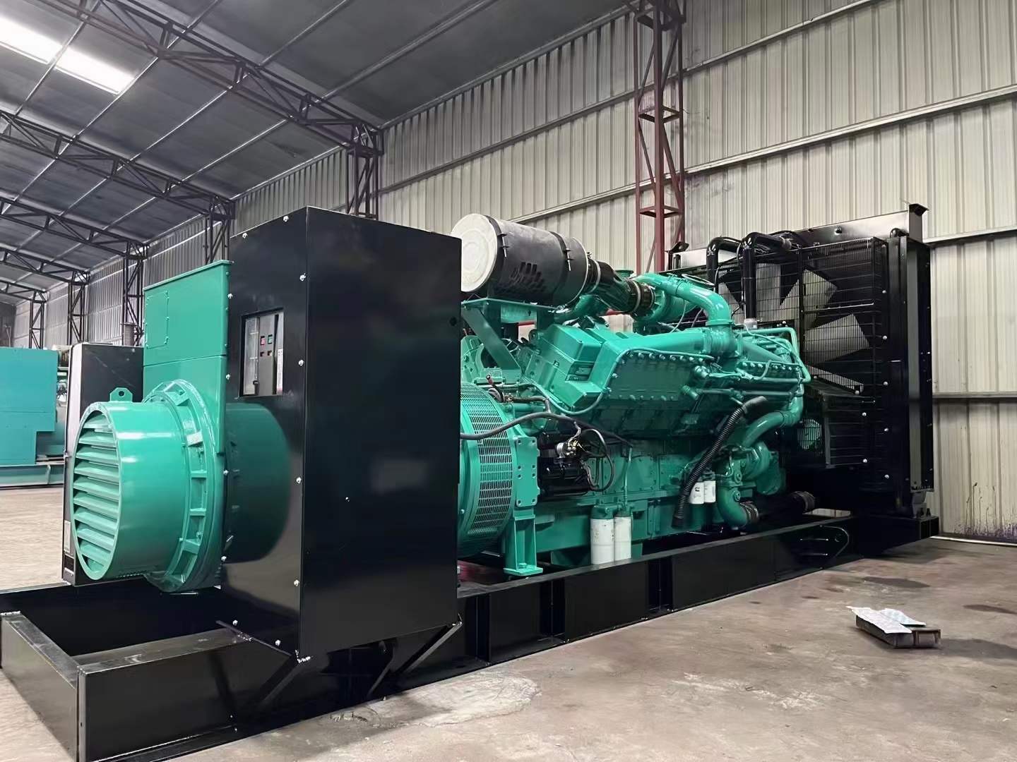 杜尔伯特如何降低 800kW 柴油发电机输出电流的波动？